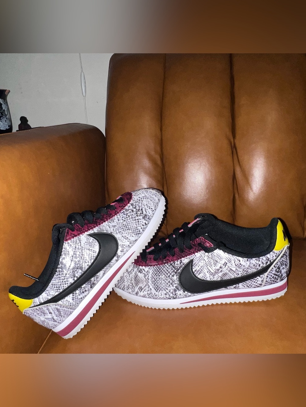 Nike Women's Classic Cortez Leather distinct snakeskin women’s size 6.5